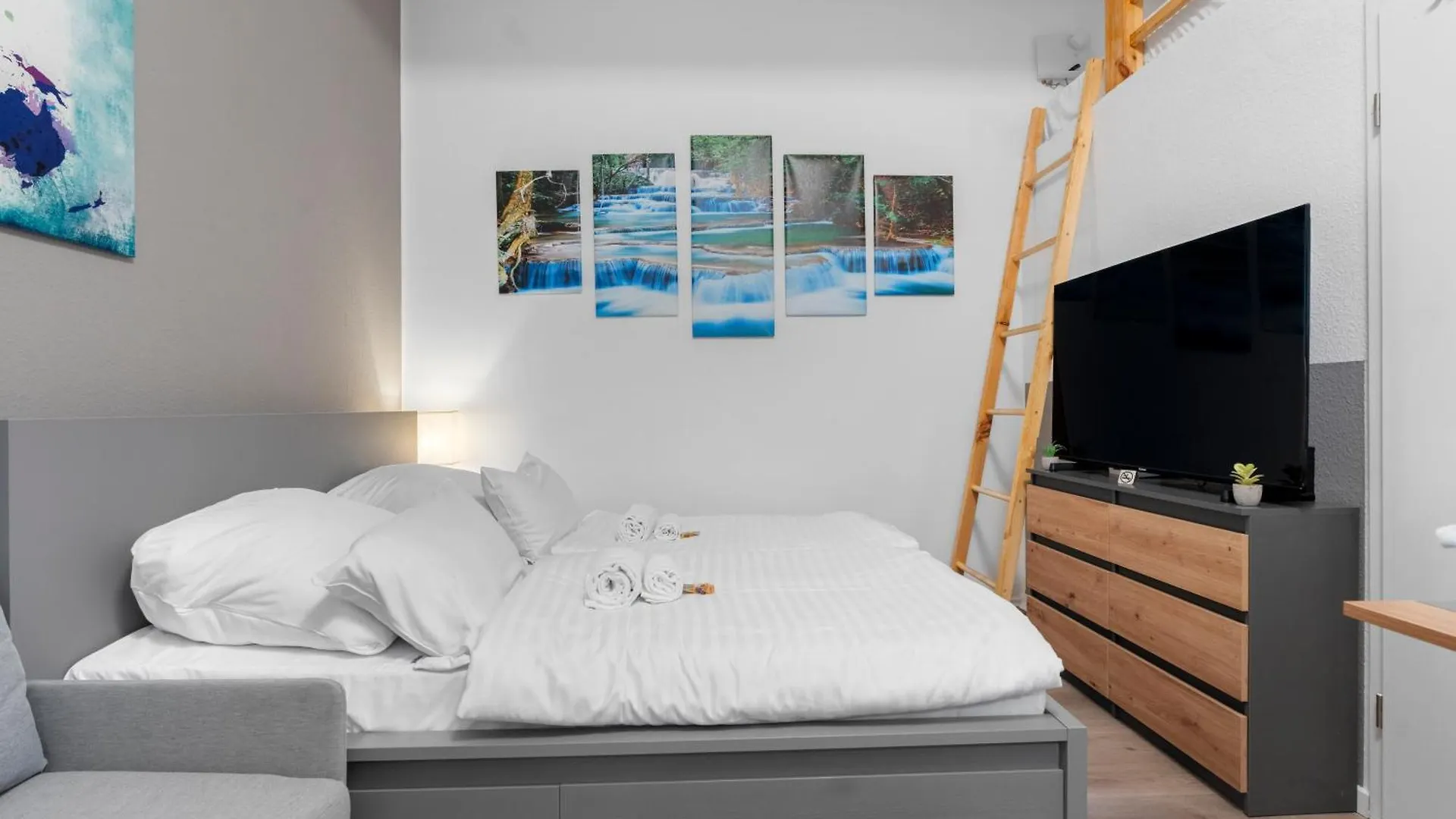 Komfortables Studio In Koeln-Ehrenfeld, Kueche, Vollausstattung, Netflix, 1 Min Zur U-Bahn, 10 Min Zum Neumarkt