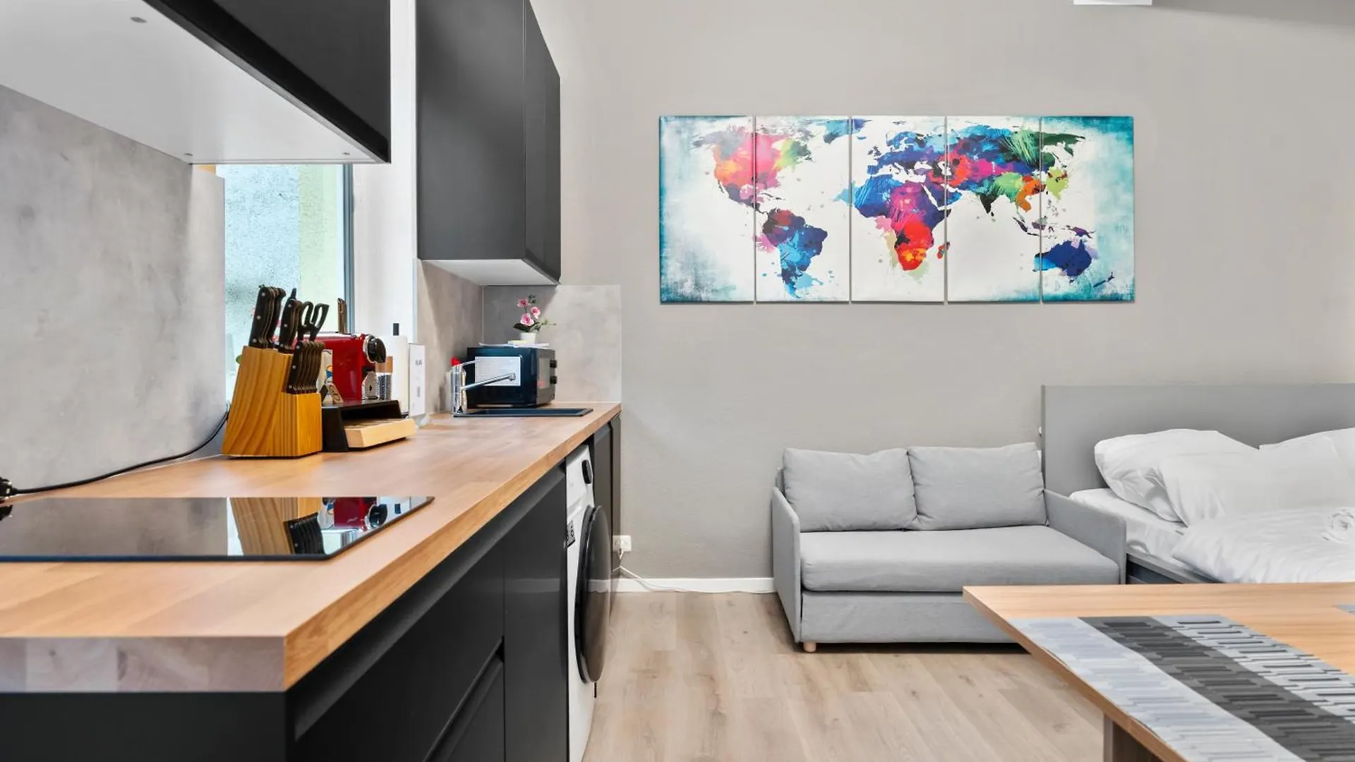 Lägenhet Komfortables Studio In Koeln-Ehrenfeld, Kueche, Vollausstattung, Netflix, 1 Min Zur U-Bahn, 10 Min Zum Neumarkt Tyskland