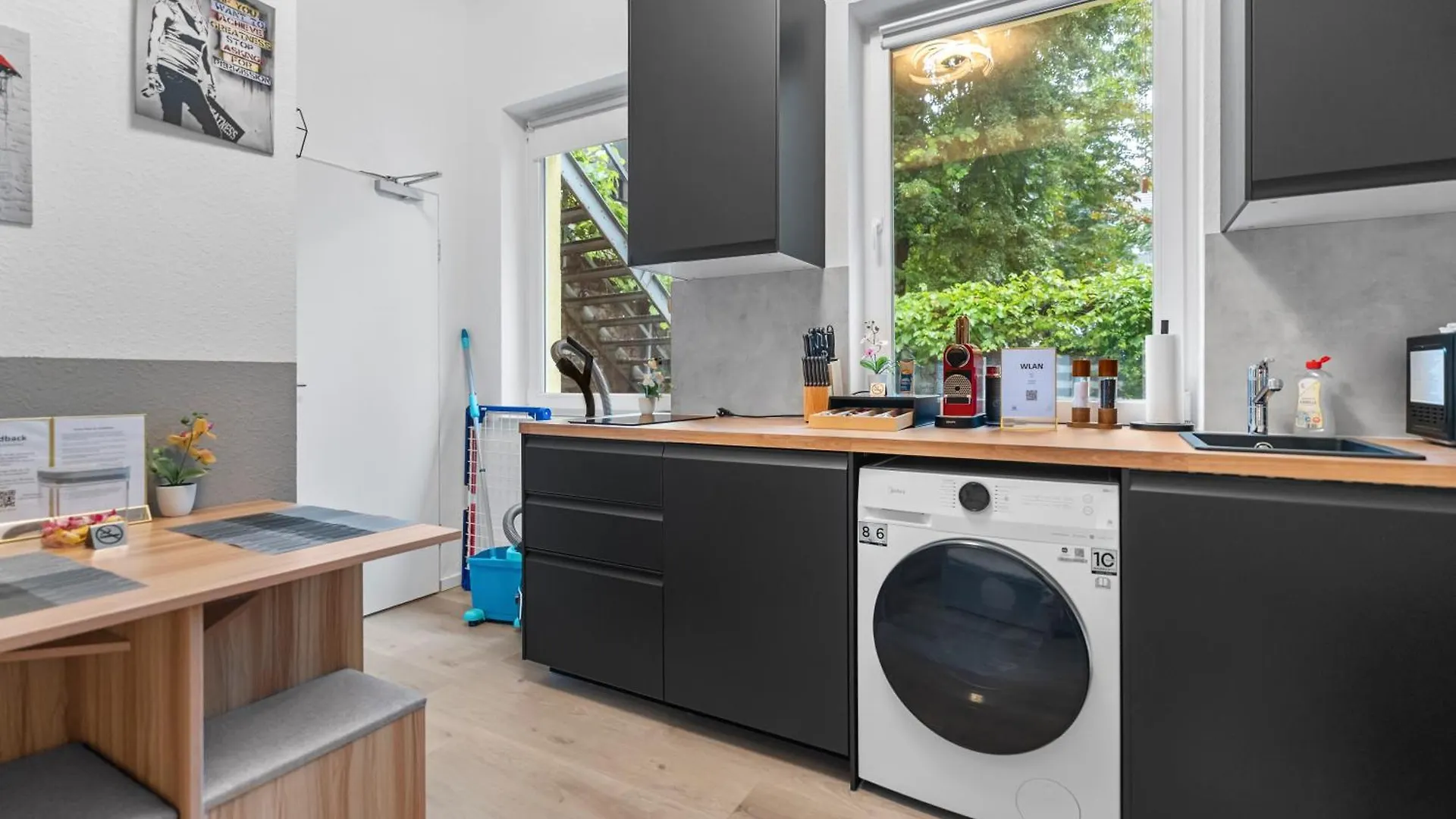 Komfortables Studio In Koeln-Ehrenfeld, Kueche, Vollausstattung, Netflix, 1 Min Zur U-Bahn, 10 Min Zum Neumarkt Köln